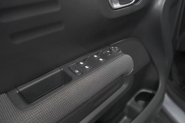 Citroën C3 Aircross PureTech 130 EAT6 Max | Parkeersensoren | Stoelverwarming | Apple Carplay | 16 Inch Lichtmetalen Velgen