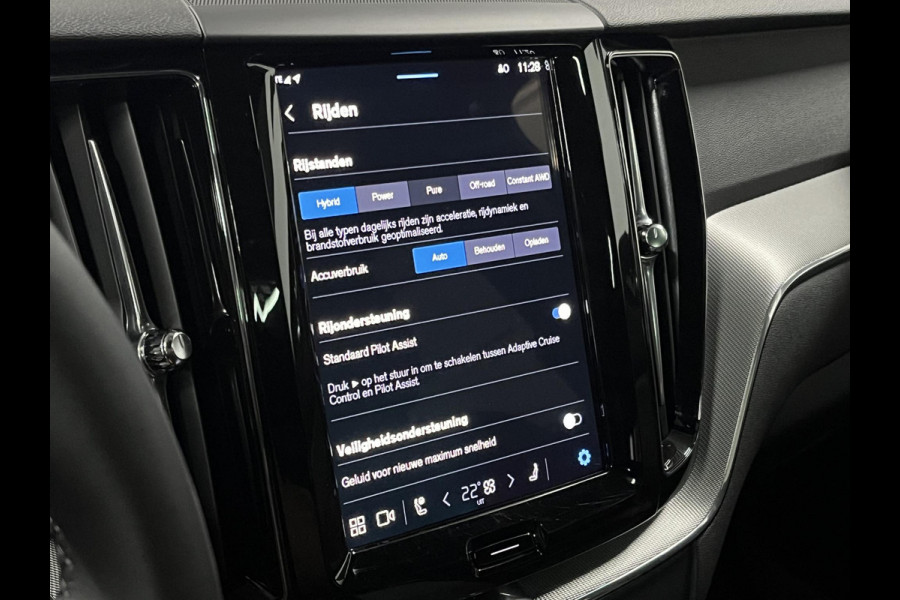 Volvo XC60 2.0 T6 Plug-in hybrid Black Edition | Open dak | Adapt. Cruise | Stoel-/Stuurverwarming | Memory seats | 21"