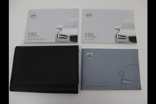 Volvo V90 Cross Country 2.0 T5 AWD | Leder | Trekhaak | Stoelverwarming | Adaptive cruise | Camera | Carplay | 19'' | Navigatie | DAB | Digital Cockpit