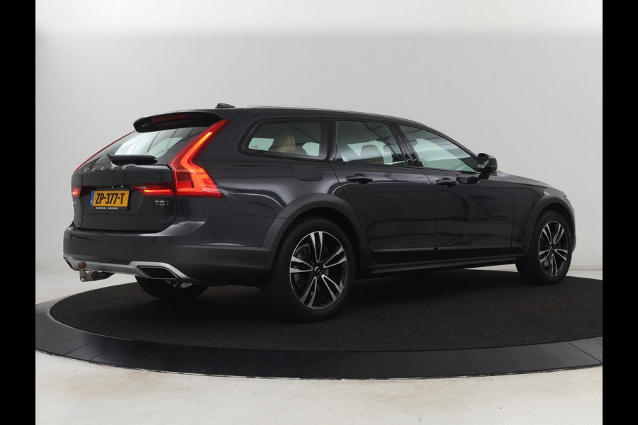 Volvo V90 Cross Country 2.0 T5 AWD | Leder | Trekhaak | Stoelverwarming | Adaptive cruise | Camera | Carplay | 19'' | Navigatie | DAB | Digital Cockpit