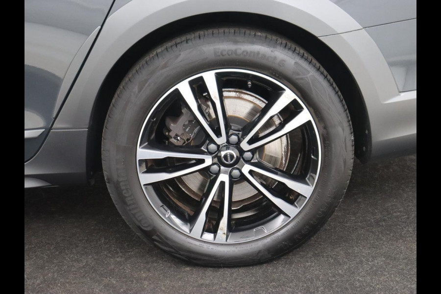 Volvo V90 Cross Country 2.0 T5 AWD | Leder | Trekhaak | Stoelverwarming | Adaptive cruise | Camera | Carplay | 19'' | Navigatie | DAB | Digital Cockpit