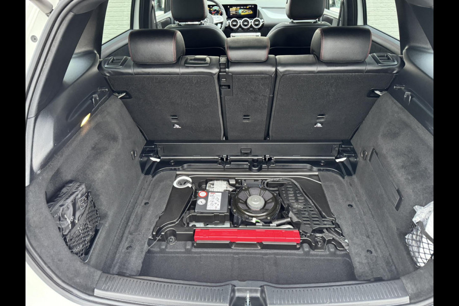 Mercedes-Benz B-Klasse 200 AMG Night pakket Premium Plus Camera Cruise Clima Elektrische a-klep Led