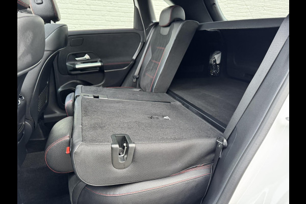 Mercedes-Benz B-Klasse 200 AMG Night pakket Premium Plus Camera Cruise Clima Elektrische a-klep Led