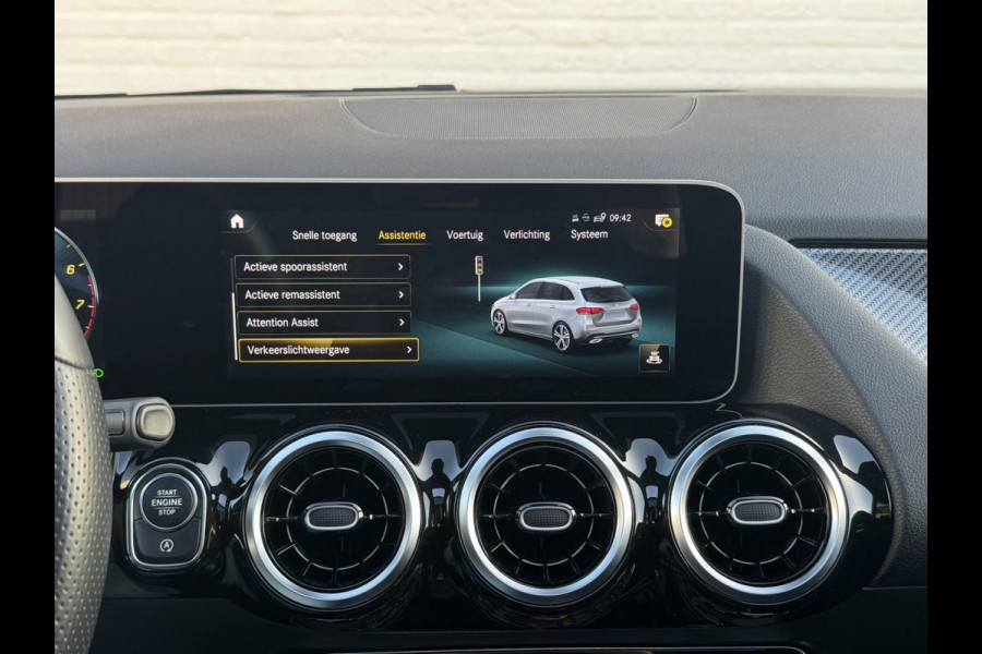 Mercedes-Benz B-Klasse 200 AMG Night pakket Premium Plus Camera Cruise Clima Elektrische a-klep Led