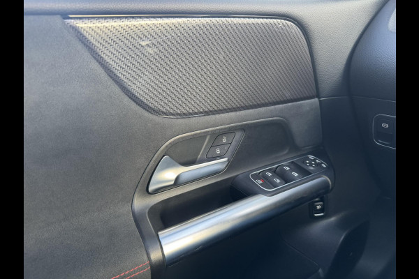 Mercedes-Benz B-Klasse 200 AMG Night pakket Premium Plus Camera Cruise Clima Elektrische a-klep Led
