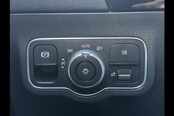 Mercedes-Benz B-Klasse 200 AMG Night pakket Premium Plus Camera Cruise Clima Elektrische a-klep Led