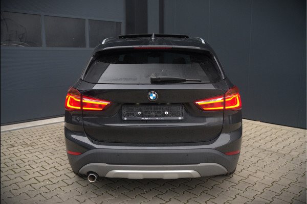 BMW X1 sDrive18i High Executive X Line | Panoramadak | Harman Kardon | Parkeersensoren | Head-Up Display | Leer | Stoelverwarming | Navigatie | Camera | Automaat | Digitale Tellers | Keyless | LED | Cruise Control |