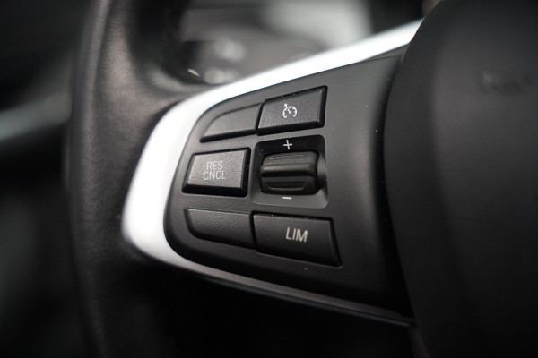 BMW X1 sDrive18i High Executive X Line | Panoramadak | Harman Kardon | Parkeersensoren | Head-Up Display | Leer | Stoelverwarming | Navigatie | Camera | Automaat | Digitale Tellers | Keyless | LED | Cruise Control |