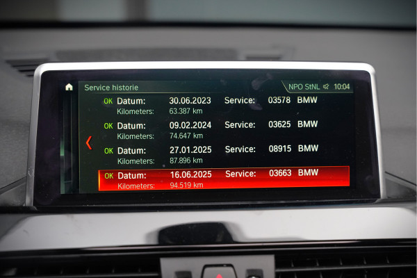 BMW X1 sDrive18i High Executive X Line | Panoramadak | Harman Kardon | Parkeersensoren | Head-Up Display | Leer | Stoelverwarming | Navigatie | Camera | Automaat | Digitale Tellers | Keyless | LED | Cruise Control |