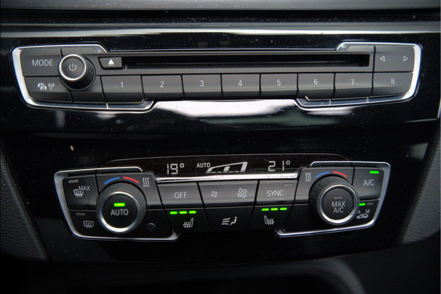 BMW X1 sDrive18i High Executive X Line | Panoramadak | Harman Kardon | Parkeersensoren | Head-Up Display | Leer | Stoelverwarming | Navigatie | Camera | Automaat | Digitale Tellers | Keyless | LED | Cruise Control |