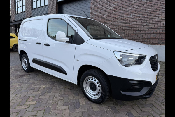 Opel Combo 1.5D L1H1 / Navigatie + Apple CarPlay-Android / ALL-Season banden / Laadruimte Betimmering Vloer + Wanden / PDC