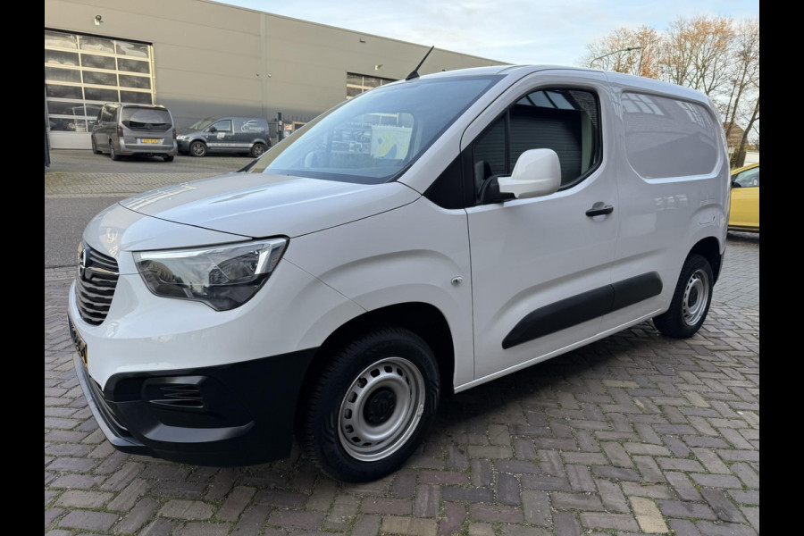 Opel Combo 1.5D L1H1 / Navigatie + Apple CarPlay-Android / ALL-Season banden / Laadruimte Betimmering Vloer + Wanden / PDC