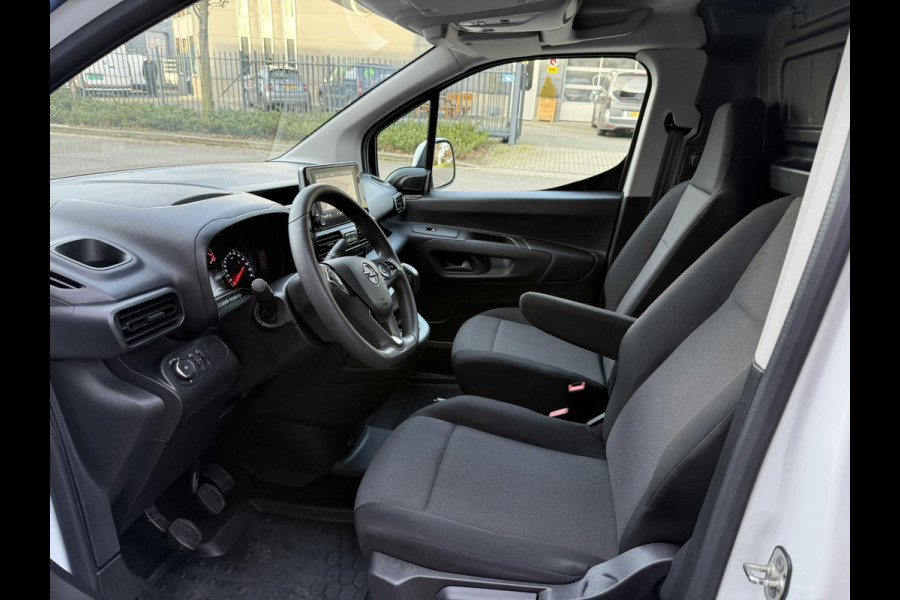 Opel Combo 1.5D L1H1 / Navigatie + Apple CarPlay-Android / ALL-Season banden / Laadruimte Betimmering Vloer + Wanden / PDC