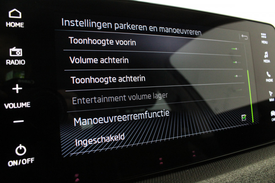 Škoda Kamiq 1.0 TSI Selection Camera/Keyless/Graphite Grey/parkeersensoren