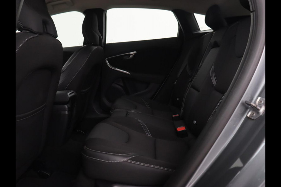 Volvo V40 1.5 T2 Polar+ | Automaat | Stoelverwarming | Full LED | Navigatie | Parkeerhulp | Climate control | Bluetooth | Cruise control