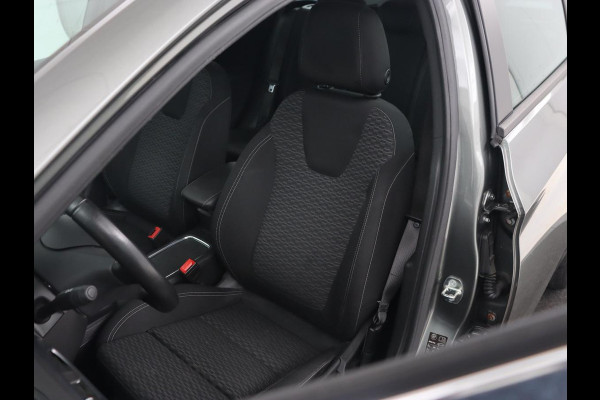 Opel Astra 1.6 CDTI Online Edition | Trekhaak | Carplay | Navigatie | Climate control | Comfortstoelen | 18'' | Parkeerhulp | Cruise control | Bluetooth