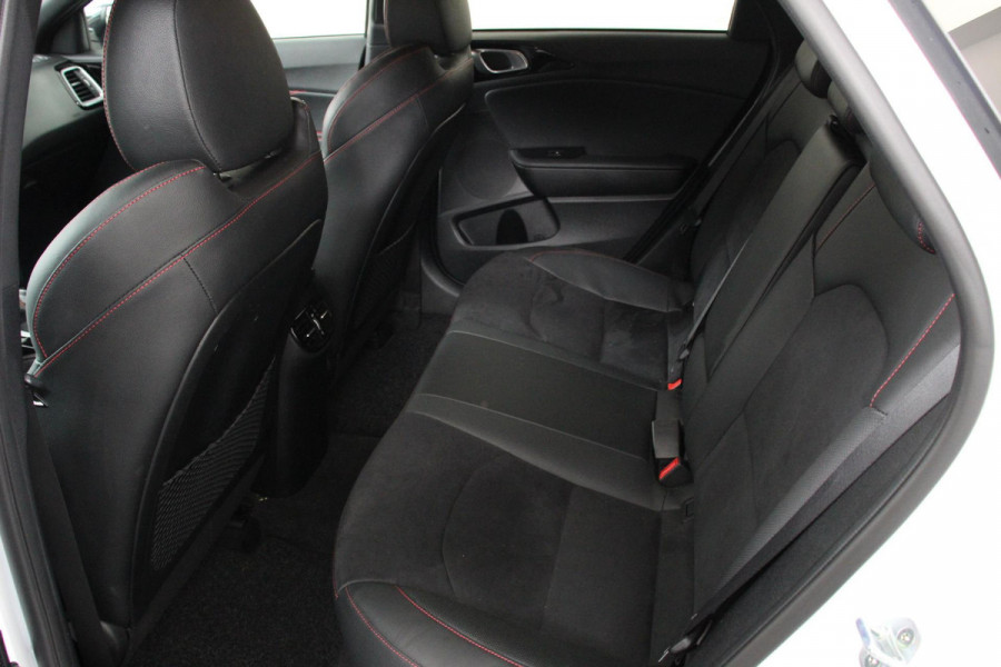 Kia ProCeed 1.6 T-GDI 204pk DCT GT Navigatie Camera JBL Stoel en stuurverwarming |Electrisch bedienbare achterklep Led