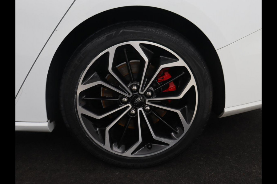 Ford Focus 1.5 EcoBoost ST Line X | Panoramadak | Half leder | Stoel & stuurverwarming | Adaptive cruise | Camera | Park Assist | Keyless | Navigatie | Dodehoek detectie | Full LED | Climate control