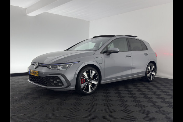 Volkswagen Golf 1.4 eHybrid GTE (INCL-BTW) *PANO | NAVI | CRUISE | VIRTUAL | 18 INCH ALU*