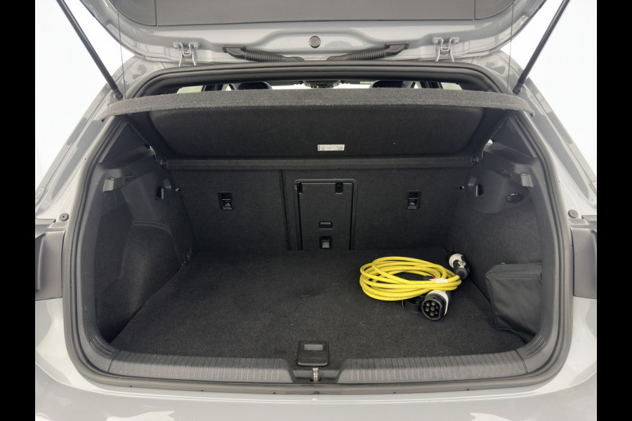 Volkswagen Golf 1.4 eHybrid GTE (INCL-BTW) *PANO | NAVI | CRUISE | VIRTUAL | 18 INCH ALU*