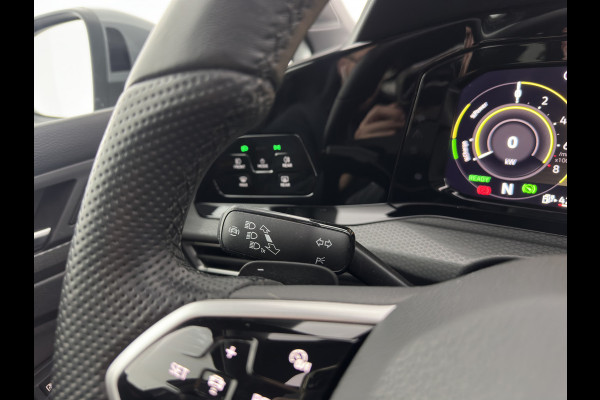 Volkswagen Golf 1.4 eHybrid GTE (INCL-BTW) *PANO | NAVI | CRUISE | VIRTUAL | 18 INCH ALU*