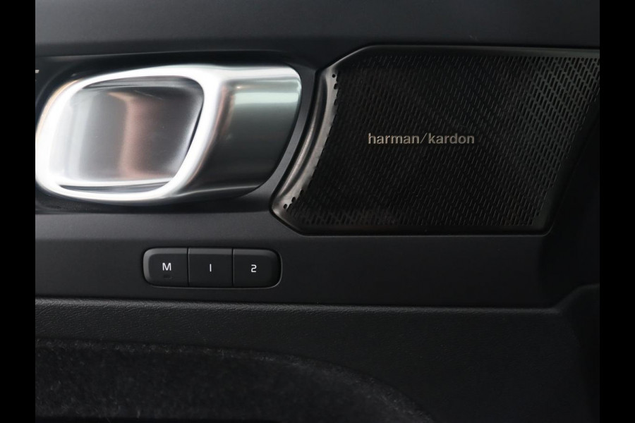Volvo XC40 Recharge P8 AWD R Design | Panoramadak | Leder | 360 Camera | Stoelverwarming | Harman/Kardon | Memory | Carplay | Adaptive cruise | Keyless | Navigatie | Full LED