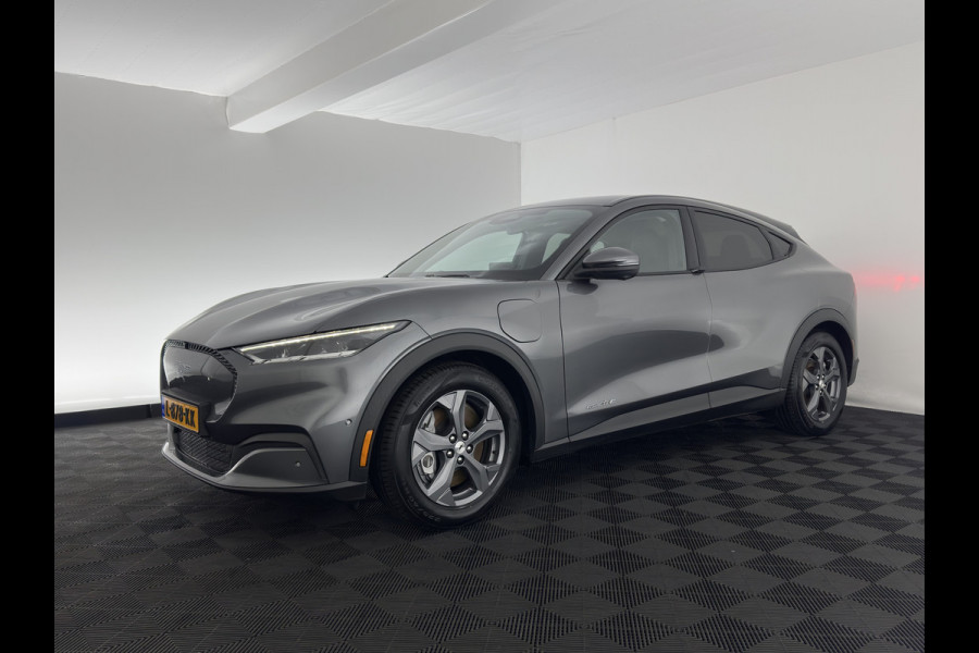 Ford Mustang Mach-E RWD 75 kWh (3-Fase) {SOH-93%} (INCL-BTW) Aut. *LUXURY-LEATHER | FULL-LED | DAB+ | DIGI-COCKPIT | KEYLESS | NAVI-FULLMAP | TOPVIEW | LANE-ASSIST | BLINDSPOT | CARPLAY | HEATED-COMFORTSEATS | PRIVACY-GLASS |TOWBAR | 18"ALU*