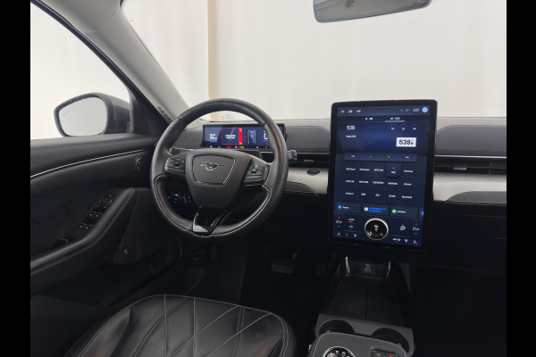 Ford Mustang Mach-E RWD 75 kWh (3-Fase) {SOH-93%} (INCL-BTW) Aut. *LUXURY-LEATHER | FULL-LED | DAB+ | DIGI-COCKPIT | KEYLESS | NAVI-FULLMAP | TOPVIEW | LANE-ASSIST | BLINDSPOT | CARPLAY | HEATED-COMFORTSEATS | PRIVACY-GLASS |TOWBAR | 18"ALU*