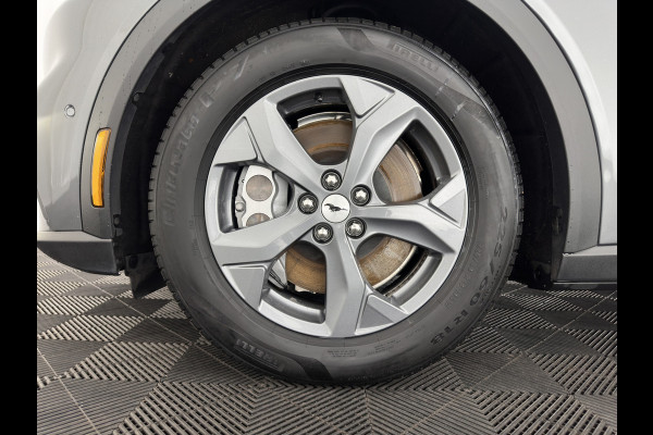 Ford Mustang Mach-E RWD 75 kWh (3-Fase) {SOH-93%} (INCL-BTW) Aut. *LUXURY-LEATHER | FULL-LED | DAB+ | DIGI-COCKPIT | KEYLESS | NAVI-FULLMAP | TOPVIEW | LANE-ASSIST | BLINDSPOT | CARPLAY | HEATED-COMFORTSEATS | PRIVACY-GLASS |TOWBAR | 18"ALU*