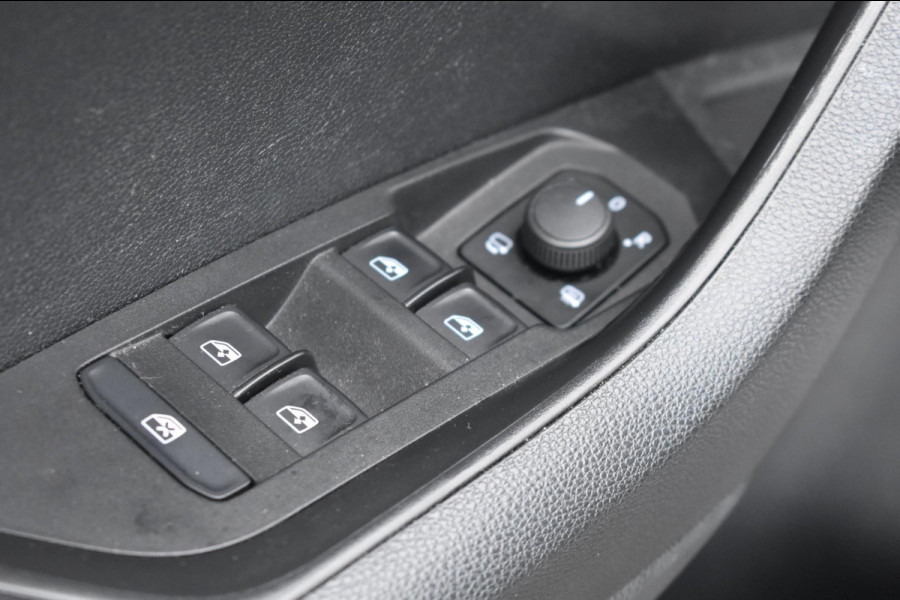 Škoda Karoq 1.5 TSI ACT Sportline | TREKHAAK | CAMERA | NAP | CANTON | APPLE CARPLAY | ANDROID AUTO | VIRTUAL COCKPIT