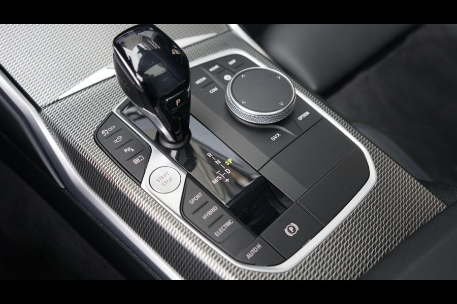 BMW 3-serie 320e M-Sport Shadow Line AUTOMAAT-360 CAMERA-ALCANTARA-AMBIANCE-CARBON-CRUISE-FULL LED-KEYLESS-MEMORY-PANORAMA