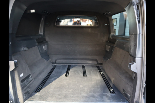 Mercedes-Benz V-Klasse 300d L3 4-MATIC Extra Lang DC 5 Pers - AMG - Trekhaak - ACC