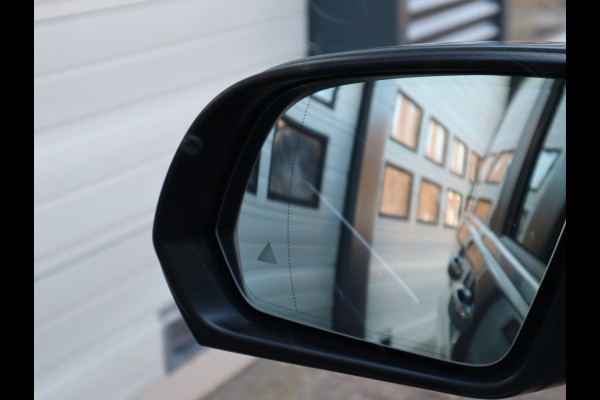 Mercedes-Benz V-Klasse 300d L3 4-MATIC Extra Lang DC 5 Pers - AMG - Trekhaak - ACC