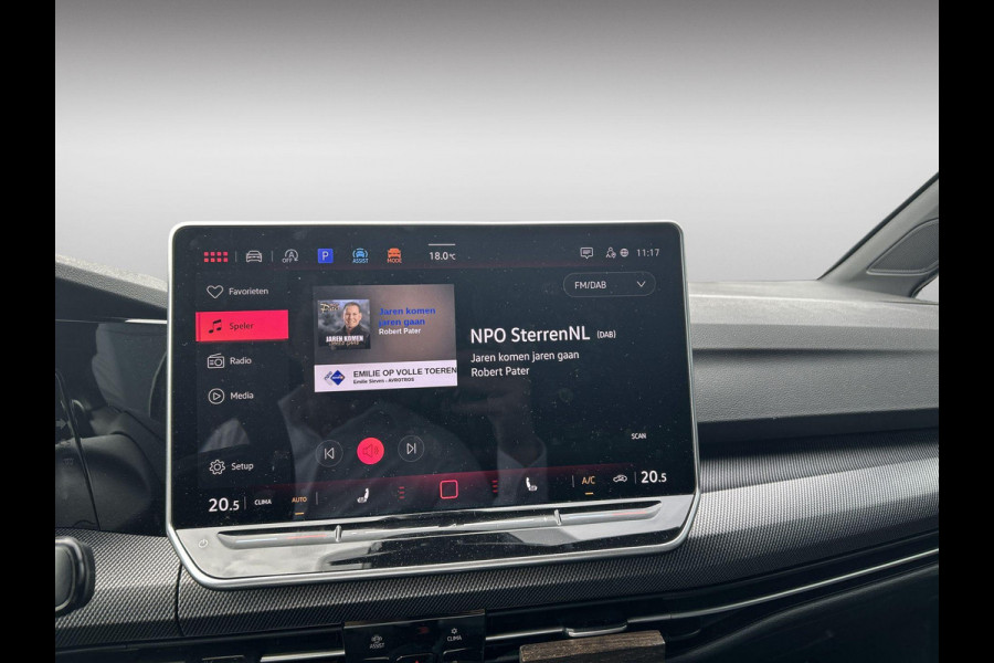 Volkswagen Golf Variant 1.5 eTSI R-Line Edition 115PK DSG | IQ Led | 360 graden camera | Virtual cockpit | Stoelverwarming |