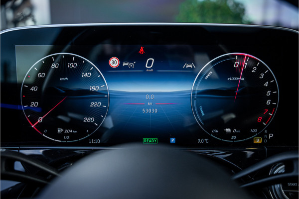 Mercedes-Benz E-Klasse E300 e AMG Line - Origineel NL | Panorama | Passenger Display | Burmester | Memory