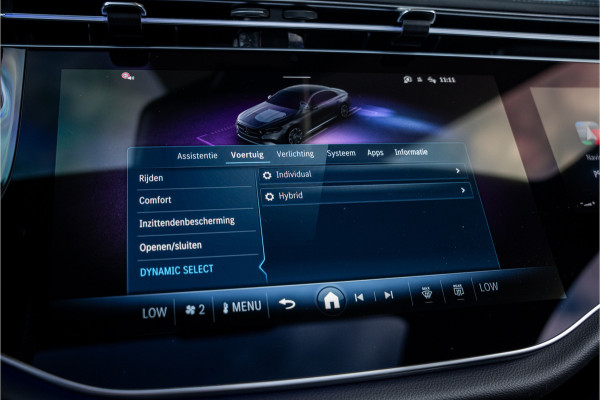 Mercedes-Benz E-Klasse E300 e AMG Line - Origineel NL | Panorama | Passenger Display | Burmester | Memory