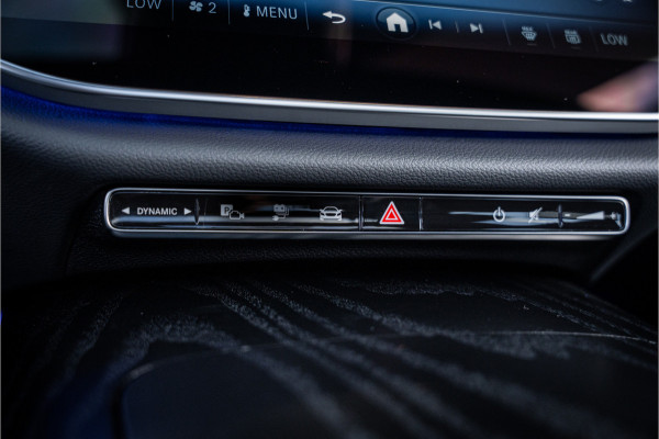 Mercedes-Benz E-Klasse E300 e AMG Line - Origineel NL | Panorama | Passenger Display | Burmester | Memory