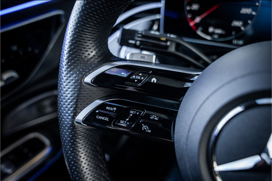 Mercedes-Benz E-Klasse E300 e AMG Line - Origineel NL | Panorama | Passenger Display | Burmester | Memory