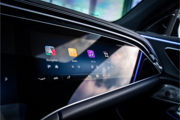 Mercedes-Benz E-Klasse E300 e AMG Line - Origineel NL | Panorama | Passenger Display | Burmester | Memory