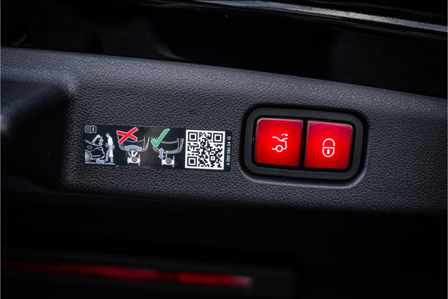 Mercedes-Benz E-Klasse E300 e AMG Line - Origineel NL | Panorama | Passenger Display | Burmester | Memory