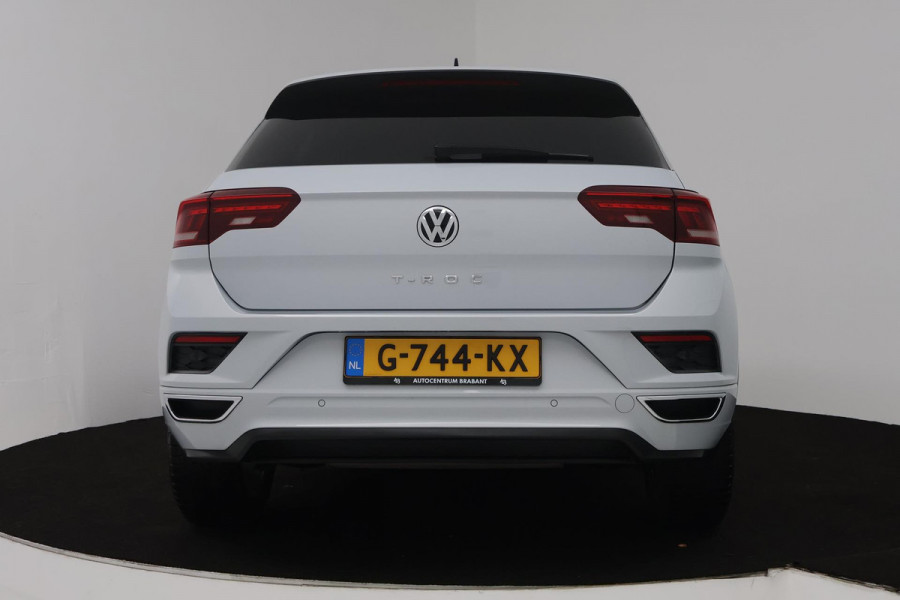 Volkswagen T-Roc 1.5 TSI Sport Business R (DIGITALE COCKPIT, STOELVERWARMING, NAVIGATIE, CRUISE ADAPTIEF, PARKEERSENSOREN)