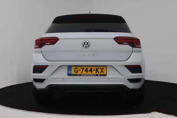 Volkswagen T-Roc 1.5 TSI Sport Business R (DIGITALE COCKPIT, STOELVERWARMING, NAVIGATIE, CRUISE ADAPTIEF, PARKEERSENSOREN)