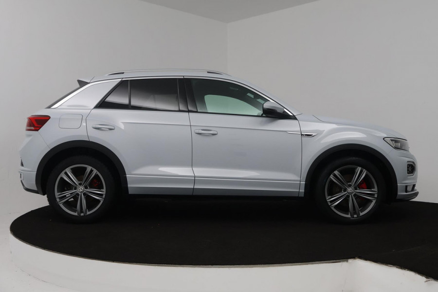 Volkswagen T-Roc 1.5 TSI Sport Business R (DIGITALE COCKPIT, STOELVERWARMING, NAVIGATIE, CRUISE ADAPTIEF, PARKEERSENSOREN)