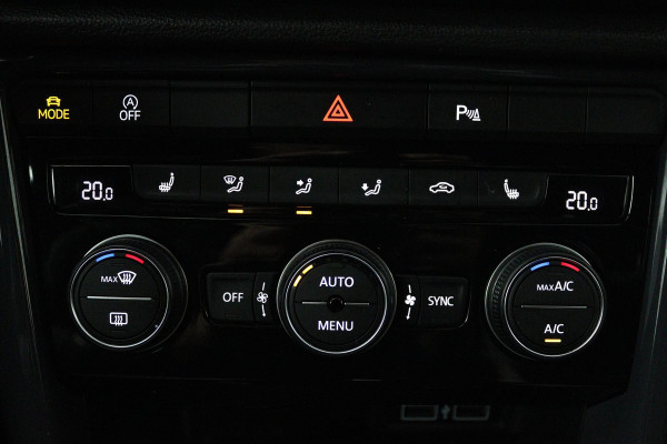 Volkswagen T-Roc 1.5 TSI Sport Business R (DIGITALE COCKPIT, STOELVERWARMING, NAVIGATIE, CRUISE ADAPTIEF, PARKEERSENSOREN)