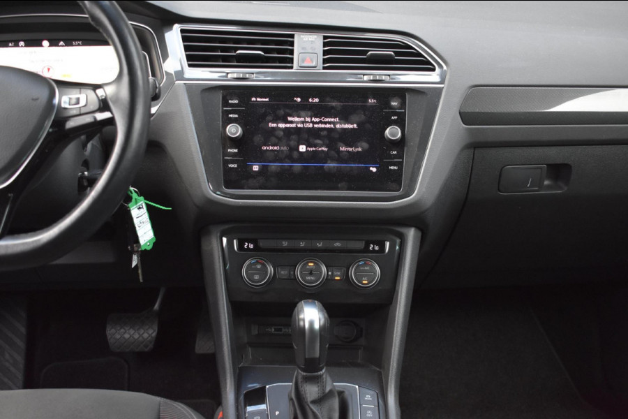 Volkswagen Tiguan 1.5 TSI ACT R-Line | TREKHAAK | NAP | APPLE CARPLAY | ANDROID AUTO | ADAPT. CRUISE CONTROLE | VIRTUAL COCKPIT