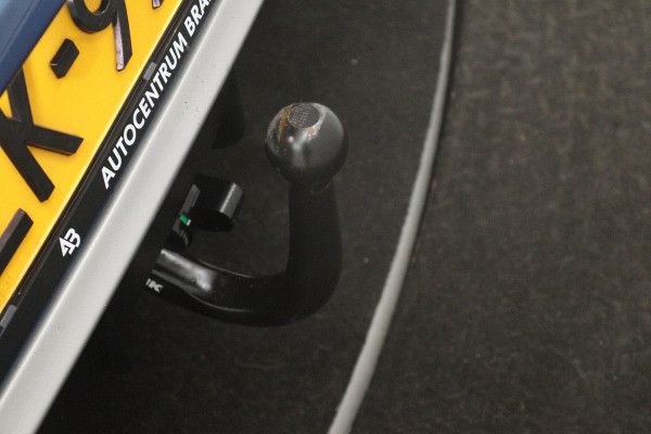 Volvo V40 1.5 T3 Polar+ Sport (TREKHAAK, STOELVERWARMING, ACHTERUITRIJCAMERA, AUTOMAAT, NAVIGATIE, PARKEERSENSOREN)