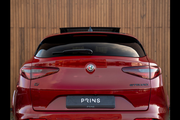 Alfa Romeo Stelvio 2.9 V6 AWD Quadrifoglio | Adapt. cruise | Veel carbon! | Pano-dak | Harman/Kardon | NL-auto