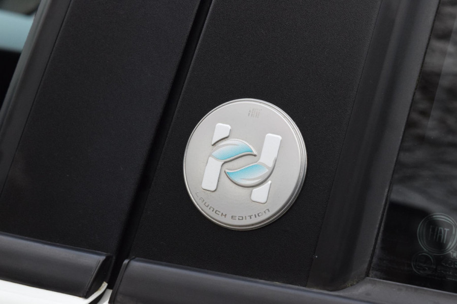 Fiat Panda 1.0 Hybrid Launch Edition|Cross|