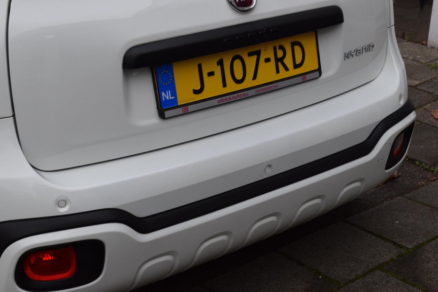 Fiat Panda 1.0 Hybrid Launch Edition|Cross|