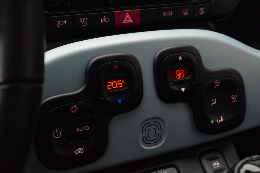 Fiat Panda 1.0 Hybrid Launch Edition|Cross|